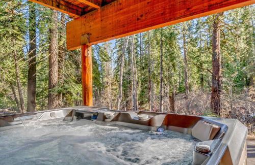 Tahoe City House | 3BR Tahoe Cabin in the Trees with Hot Tub
