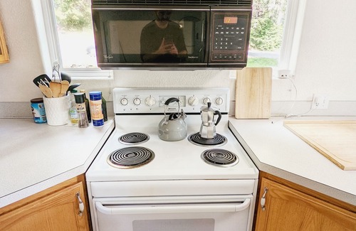Shelton House | 3br w/beach access, large garden, beautiful views