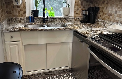 Pawtucket Apartment | 3BRplushGem,ClosetoAll,Brown,RIC,casino,Downtown,MBTAstation,MASS and many more