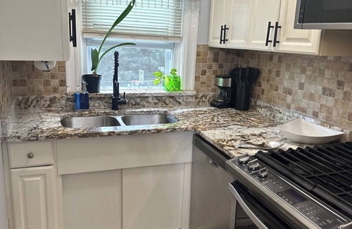 Pawtucket Apartment | 3BRplushGem,ClosetoAll,Brown,RIC,casino,Downtown,MBTAstation,MASS and many more