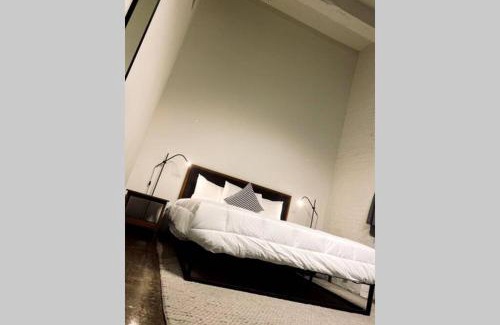 North Oakland Apartment | 3E-*New* Apt 10 min to Children’s Hospital, slps 4