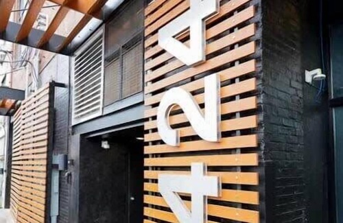 North Oakland Apartment | 3E-Spacious close to PITT/CMU/Carlow, Sleeps 4