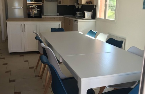 Frontignan Villa | 3mn walk from the beach, VILLA 5 bdrms in private residence between SEA and POND