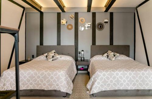 Historic Center House | 3Ph Amazing 2Bdrm 2bath private terrace fits 10