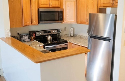 Poughkeepsie Condo | 3rd Floor- Lovely, spacious, modern 1-bedroom apt.