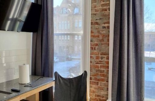 Knoxville Apartment | 3rd & Main Studio Martini