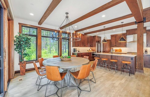 Roslyn House | 3rd Nt Free Limited Avail Ultimate 6BD/6 En-Suites Awaits!Weekday Luxury
