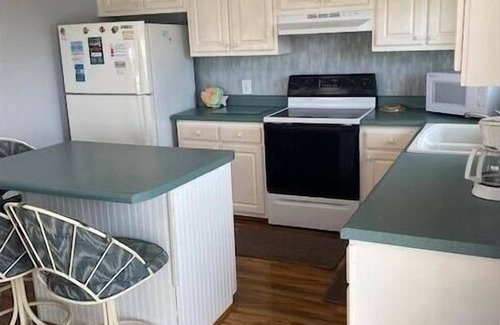 The Point Cottage | 3rd row home with PRIVATE POOL AND TIKI BAR
