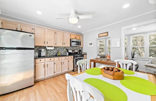 Beach Haven Apartment | *3rdtoBeach*available:Sept.&Oct.*Heart of BEACH HAVEN*Across Veterans,Updated