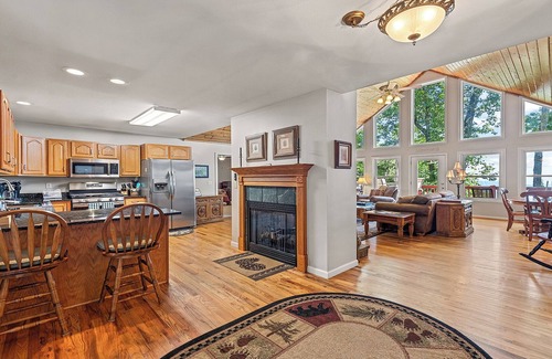 Waynesville House | 4,000ft in Elevation with Layered Mtn Views, HOT TUB, Wifi, Firepit, and privacy