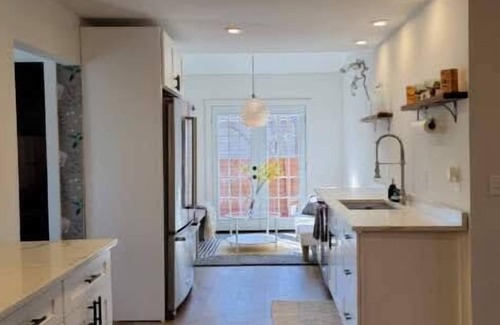 Paw Paw Lake House | 4/2 Bright Vacation Home | Paw Paw Lake