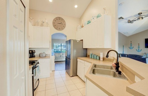 Jacarandas House | 4/2 Heated Pool Home Turquoise Anchor Sleeps 10 Near Downtown Ft. Myers