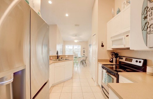 Jacarandas House | 4/2 Heated Pool Home Turquoise Anchor Sleeps 10 Near Downtown Ft. Myers