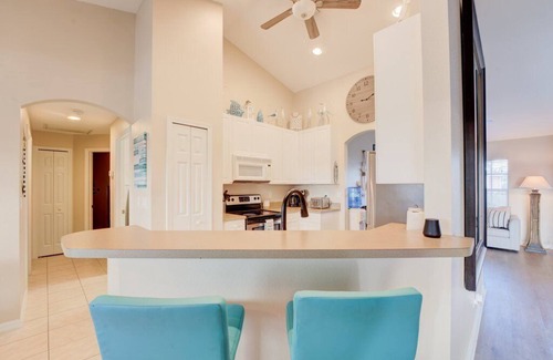 Jacarandas House | 4/2 Heated Pool Home Turquoise Anchor Sleeps 10 Near Downtown Ft. Myers