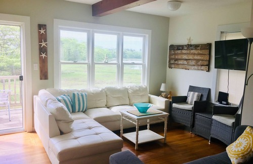 Onset House | 4 B/R home on the water with breathtaking views on a quite cul de sac