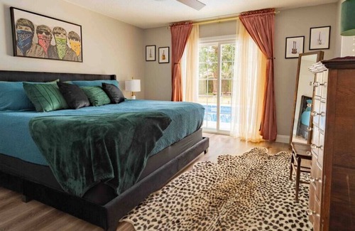 Fort Walton Beach House | 4 bd/rm with Family Memories, Beach town, golf course, private pool