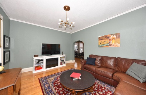 Brewers Hill House | 4 bd Victorian, close to downtown, great for groups and family gatherings