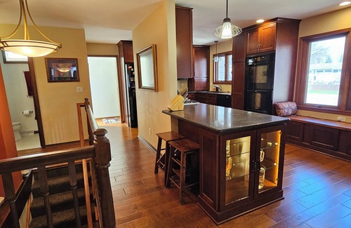 Ames House | 4- bed 3-bath w/private HOT TUB