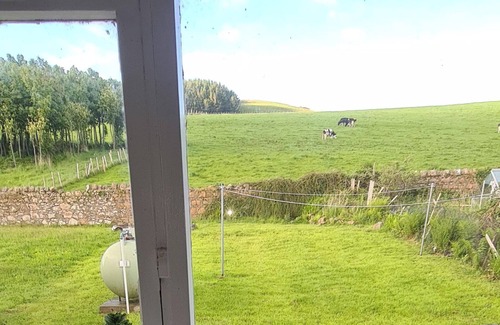 Campbeltown House | 4 Bed Cottage Sleeps 6-Pet-Friendly-Private Garden