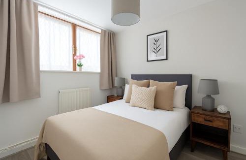 Chelsea Riverside Apartment | 4 Bed Flat near King's Road