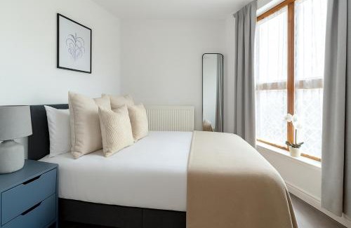 Chelsea Riverside Apartment | 4 Bed Flat near King's Road