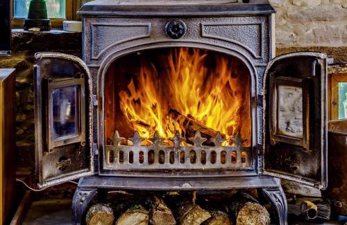 Brecon House | 4 Bed in Cantref BN107