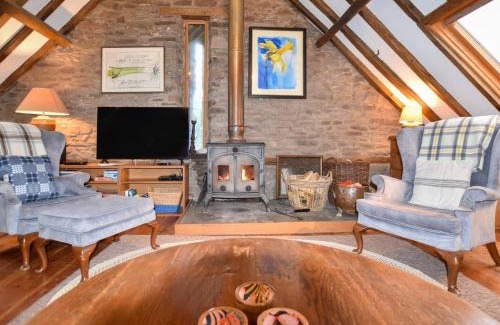 Brecon House | 4 Bed in Cantref BN107