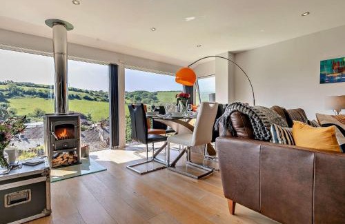 Millbrook House | 4 Bed in Millbrook 58602