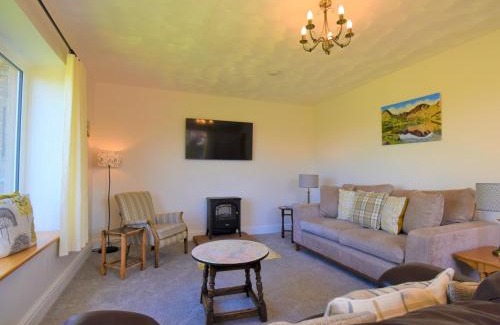 Penrith House | 4 Bed in Penrith SZ606