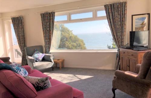 Ventnor House | 4 Bed in Ventnor IC169
