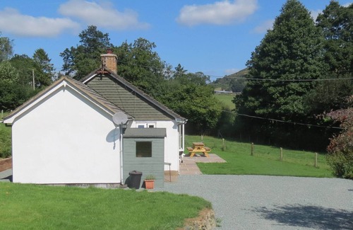 Oswestry Cottage | 4 bedroom accommodation in Llanrhaeadr-ym-Mochnant