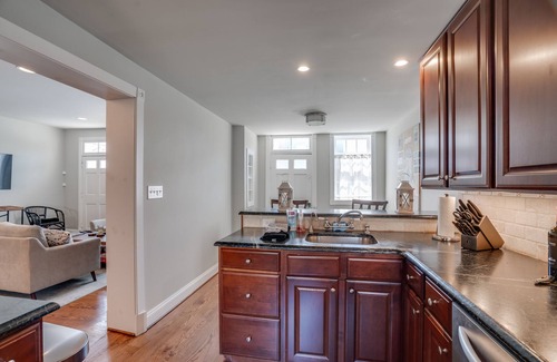 Frederick House | 4 Bedroom, 3 Bath Big Downtown Frederick home, w/Private Patio & fire table