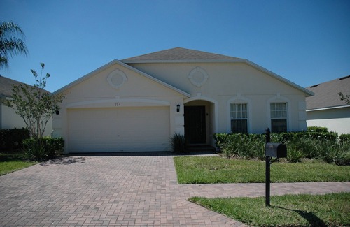 Highgate Park Villa | 4 Bedroom 3 bathroom Executive Villa. Gorgeous view from the pool deck.