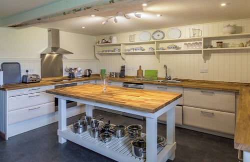 Ampney Crucis Cottage | 4 bedroom accommodation in Ampney Crucis, near Cirencester