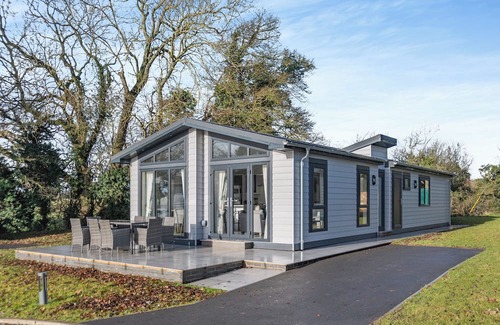 Great Coxwell Ski Chalet | 4 bedroom accommodation in Faringdon