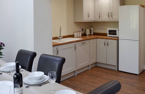 Helsby Cottage | 4 bedroom accommodation in Alvanley, near Frodsham
