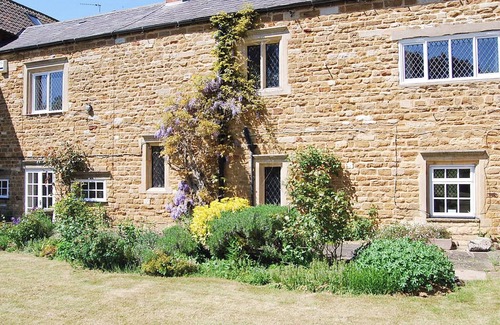 Grantham Cottage | 4 bedroom accommodation in Harlaxton, near Grantham