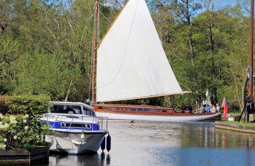 Wroxham Cottage | 4 bedroom accommodation in Hoveton, near Wroxham