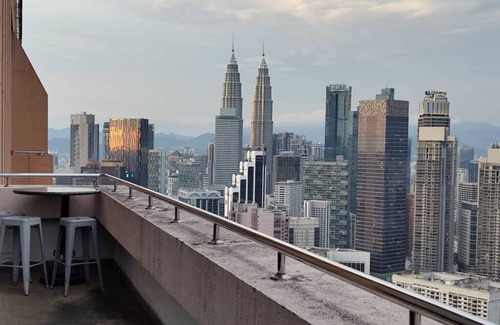 Imbi Apartment | 4-bedroom apartment in marvelous City with AC, fitness room