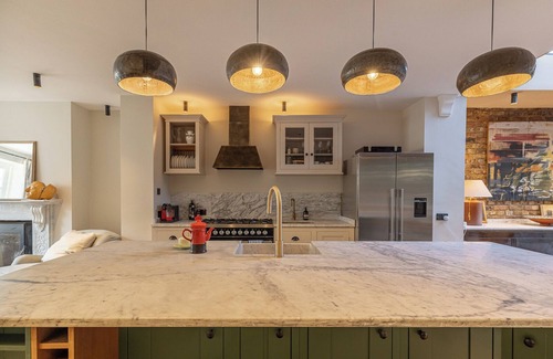Haverstock Apartment | 4 Bedroom Apartment near Primrose Hill and Hampstead Heath