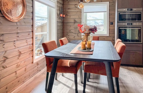 Maurset House | 4 bedroom awesome home in Vøringsfoss