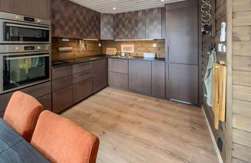 Maurset House | 4 bedroom awesome home in Vøringsfoss