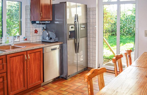 Hildebrandshagen House | 4 bedroom awesome home in Woldegk