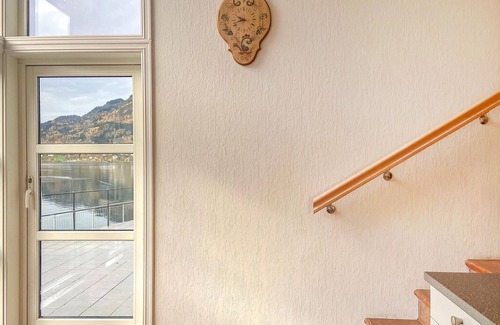 Luster House | 4 bedroom awesome home in Luster