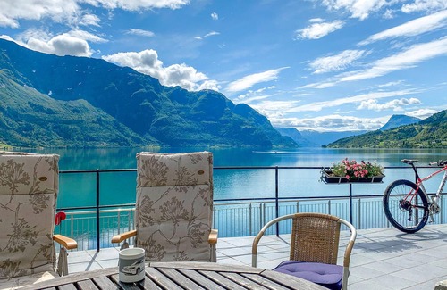 Luster House | 4 bedroom awesome home in Luster