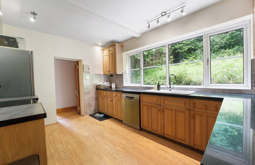 Pett Bottom House | 4 bedroom beautiful family home with gardens, sutible for families and pets!