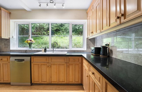 Pett Bottom House | 4 bedroom beautiful family home with gardens, sutible for families and pets!