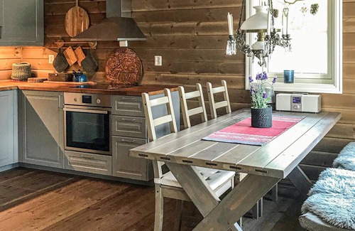 Nissedal House | 4 bedroom beautiful home in Treungen