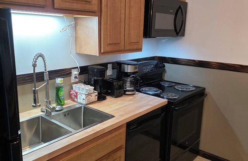 Nelsonville Cabin | 4-bedroom cabin in peaceful Nelsonville with AC, 500ft from Mountain bike trail