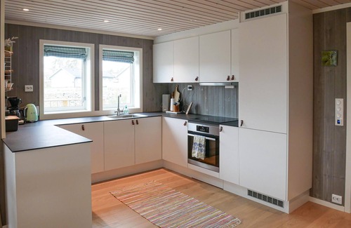 Arendal House | 4 bedroom cozy home in Færvik